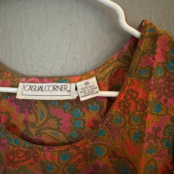 100% SILK CASUAL CORNER Floral Silk Tank Top Size Medium casual scoop neck - Picture 4 of 5